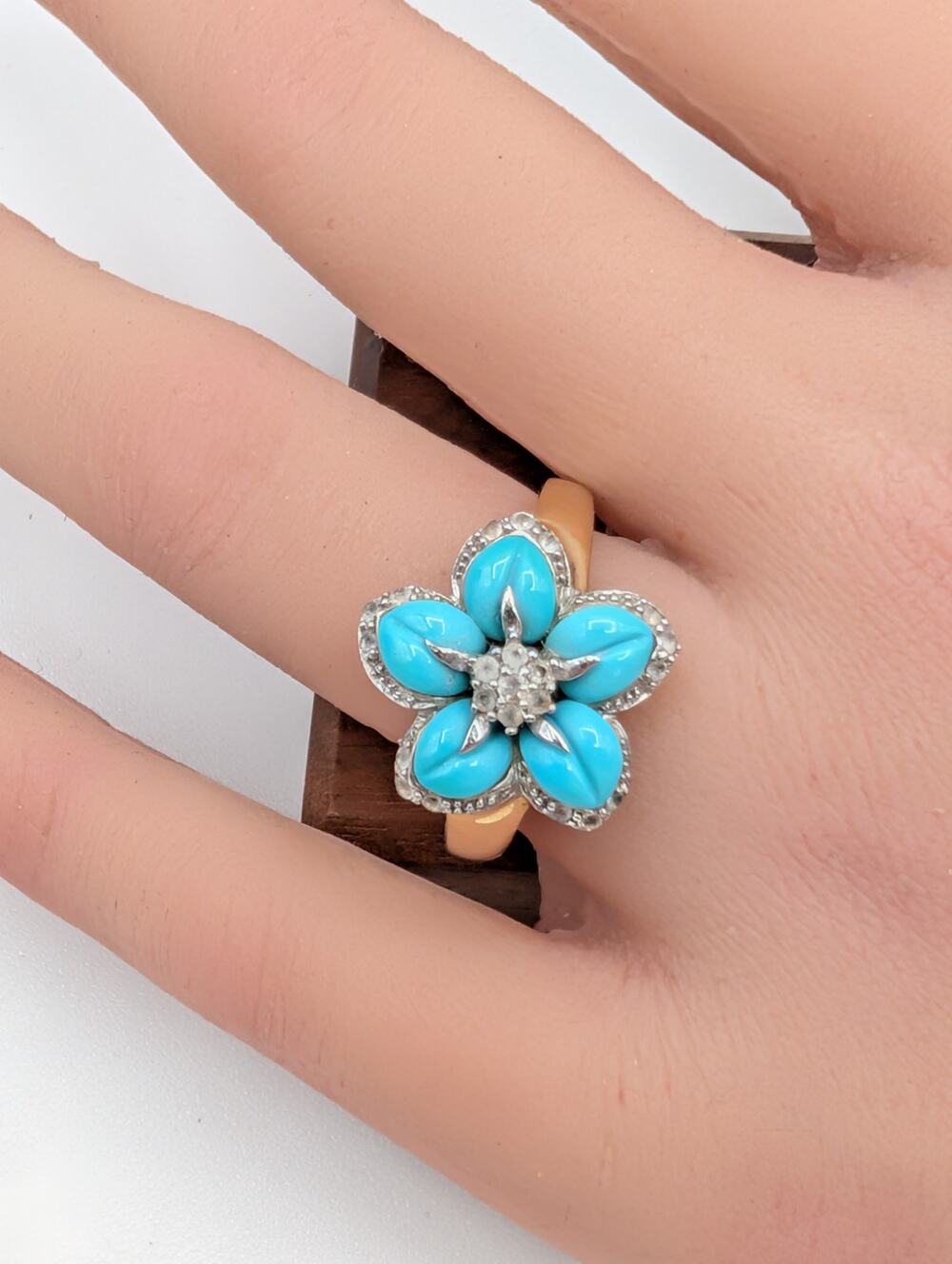 14KT Yellow Gold Carved Turquoise & Diamond Flower Ring Size 9.5